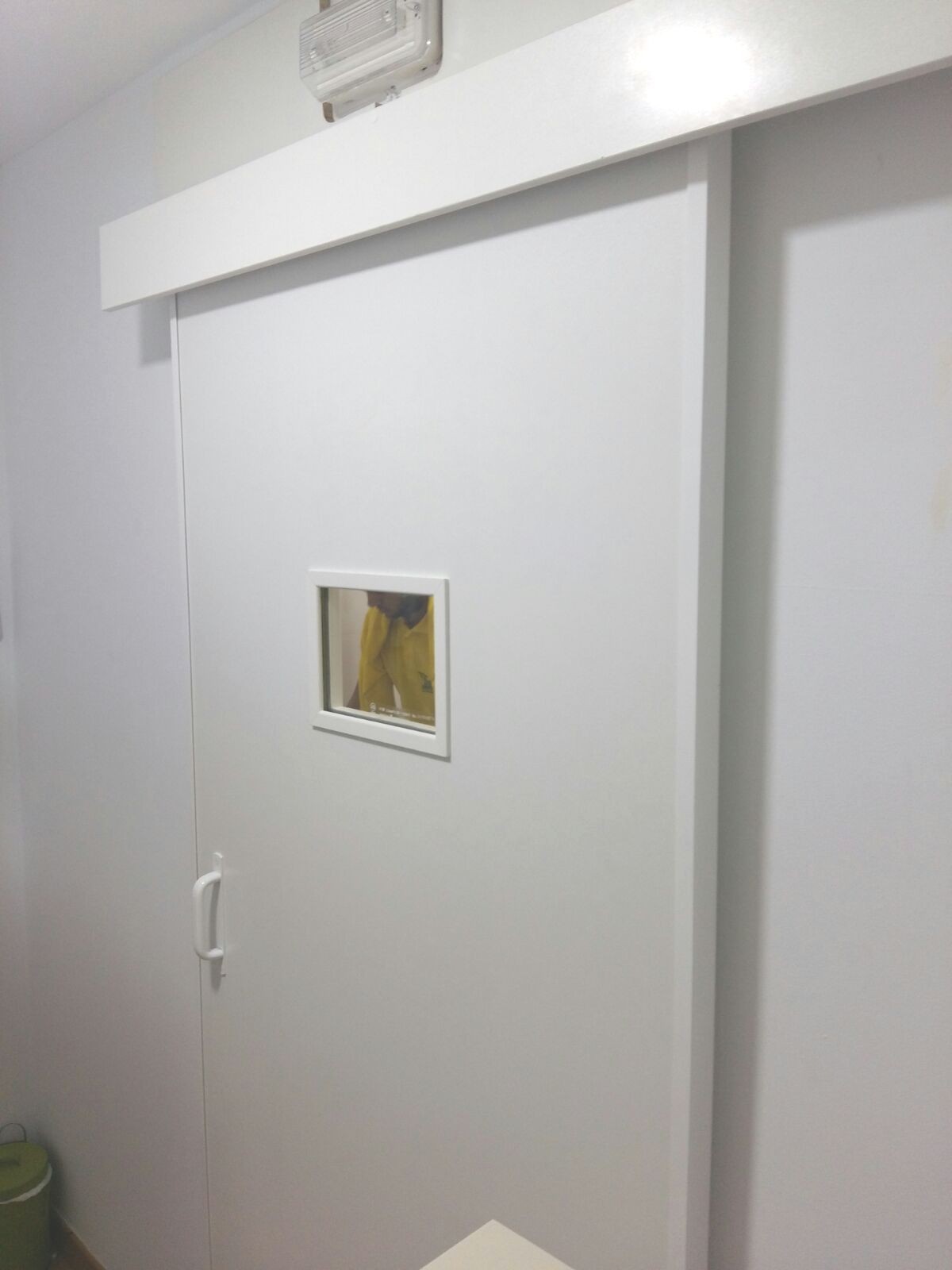 Emplomado de habitación